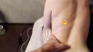 Распутная блондинка трахается стоя раком Pussydick21