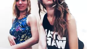 Горячие штучки танцуют стриптиз KeishaMarisa