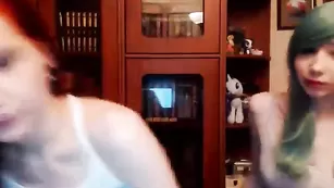 Рыжая сучка шалит с блондинкой sailorwhore