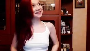 Рыжая сучка шалит с блондинкой sailorwhore