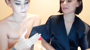 Плохие девочки 2BadGirls трахают анал