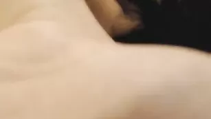 Худенькая шлюшка мастурбирует пизду pippalee