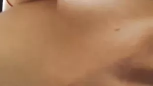 Худенькая шлюшка мастурбирует пизду pippalee