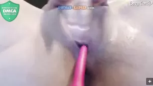 Юная шалава трахает киску ловенсом angelsoflovee