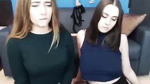 Лесби babymelony трахаются страпоном