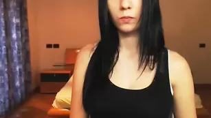 Грудастая бестия didialice танцует стрип