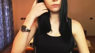 Грудастая бестия didialice танцует стрип