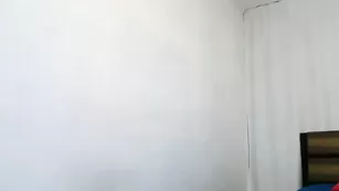 Грудастая шкура Erotic_Star позирует в чулках