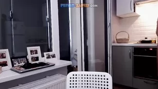 Татуированная DONTKILLMVIBE вертит аппетитной попкой