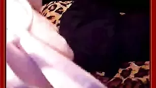 Белобрысая стерлядь KarinaSex4u позирует в нижнем белье