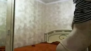 Сисястая куколка RByanka ласкает сосочки
