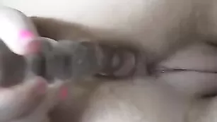 Сексуальная модель Melena_dwnln трахает задницу