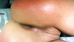 Распущенная SexySu4ka дразнит красивой жопой