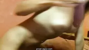 Блондинка в чулках Goldyblond трахает задницу