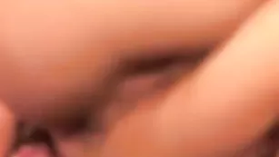 Татуированная самка HotOcean трахает упругую попку