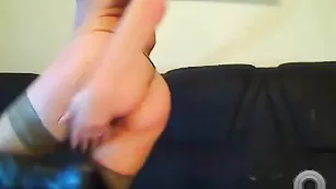 Белобрысая куртизанка helga трахает бритую пизденку