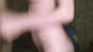 Сисястая красавица глубоко сосет пенис chanel