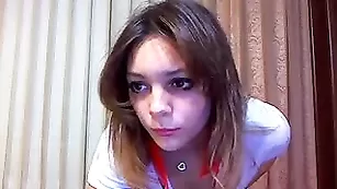 Сексапильная медсестра 0viola0 раздевается и дрочит киску