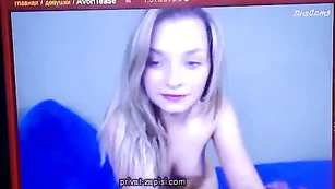 Симпатичная краля AVon Tease показывает сисечки