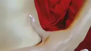 Пышногрудая детка Alinn1 выебала задницу