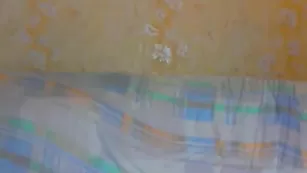 Рыжая самка atlanta771 трахает бритую письку