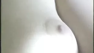 Мамочка довела себя до оргазма фаллосом