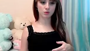 Леди Cassiopeia теребит сосочки в привате