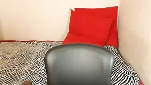 Знойная принцесса Hustlerstar отсасывает фаллос