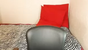 Знойная принцесса Hustlerstar отсасывает фаллос