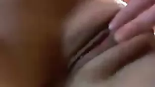 Конфетка раздевается kaprisya в привате