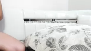 Очкастая сука трахается в пизду RicoFrancesca