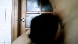 Очкастая богиня сосет хер Parashokk