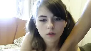 Дикая кошечка DoubleSweet1 сосет хуй