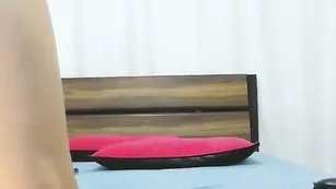 Жаркая шмара дрючит обе щелки LenaWeb