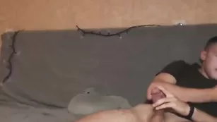 Татуированная барышня делает минет infernogirl