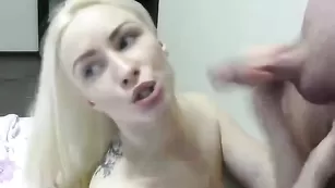 Блондиночка глотнула сперму xxxxgoldxxxx