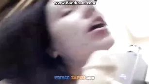 Шальная сука Dixii трахнулась секс машиной