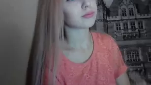 Грудастая куколка облизывает пальчики Nancy333