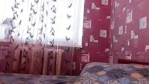 Одинокая самка в нижнем белье TweetyBirds