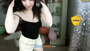 Скромная чикса обнажает сиськи trisha_tanaka