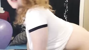 Рыжая соска haylee_love скачет на самотыке