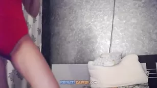 Голая сучка mirrabelle13 мастурбирует пизду