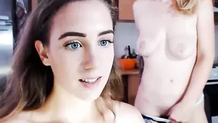 Лесбиянки сексуально целуются xsweety_angelsx