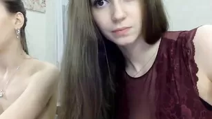 Грудастые сучки uniquemilana шалят в трусиках