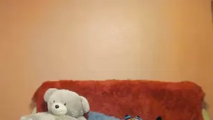 Русские телки EkLerki показали сиськи