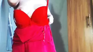 Аппетитная Zhanno4ka светит пышными сиськами