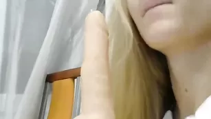 Божественная Astarta69 шалит с фаллосом