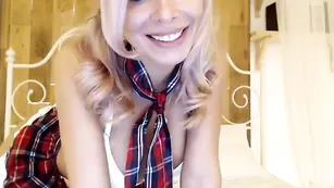 Шикарные Killer__Tits эротично целуются