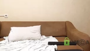 Поимел Seekandmiik малышку в попец