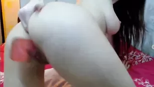 Пышногрудая lu4shaiaa поимела обе дырочки